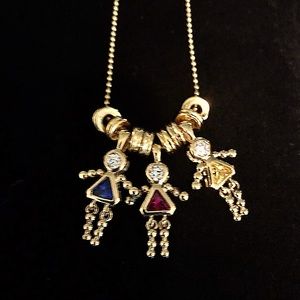 Beautiful 925 Vermeil Mother’s Necklace with 3 Birthstone Baby Charms